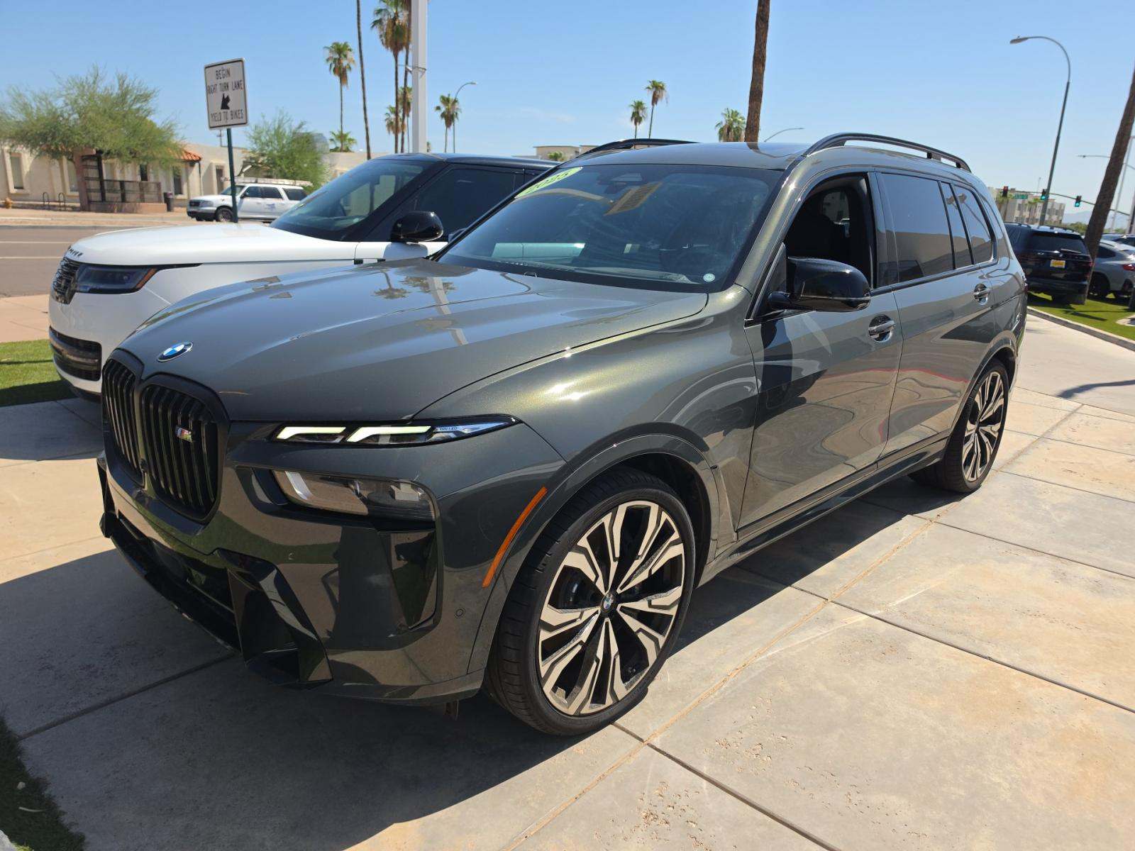 2025 BMW X7 M60i AWD