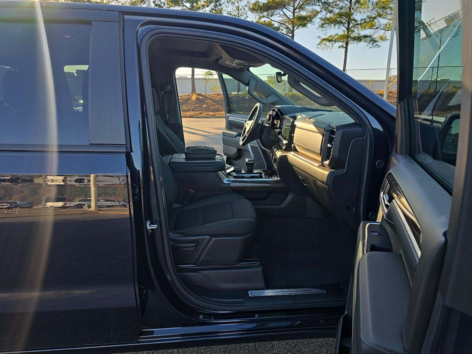 2024 Chevrolet Silverado 1500 RST RWD