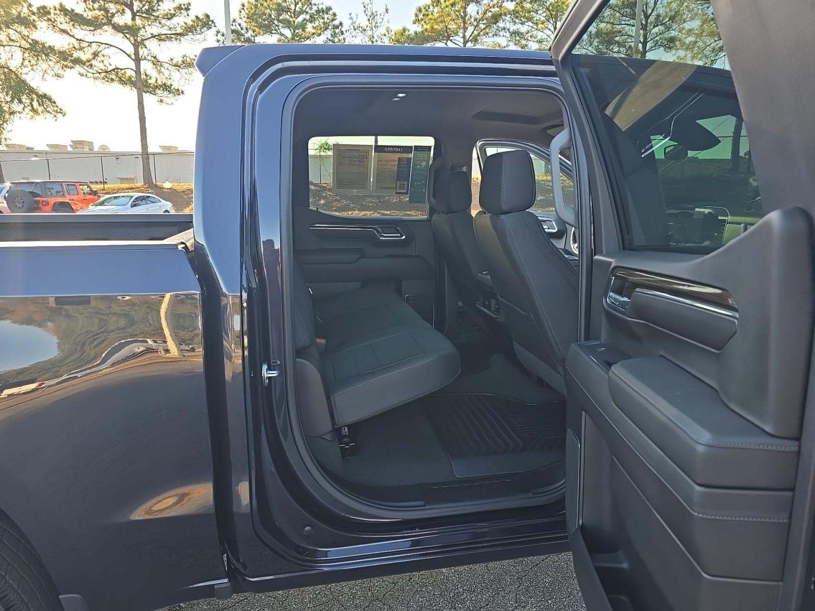 2024 Chevrolet Silverado 1500 RST RWD