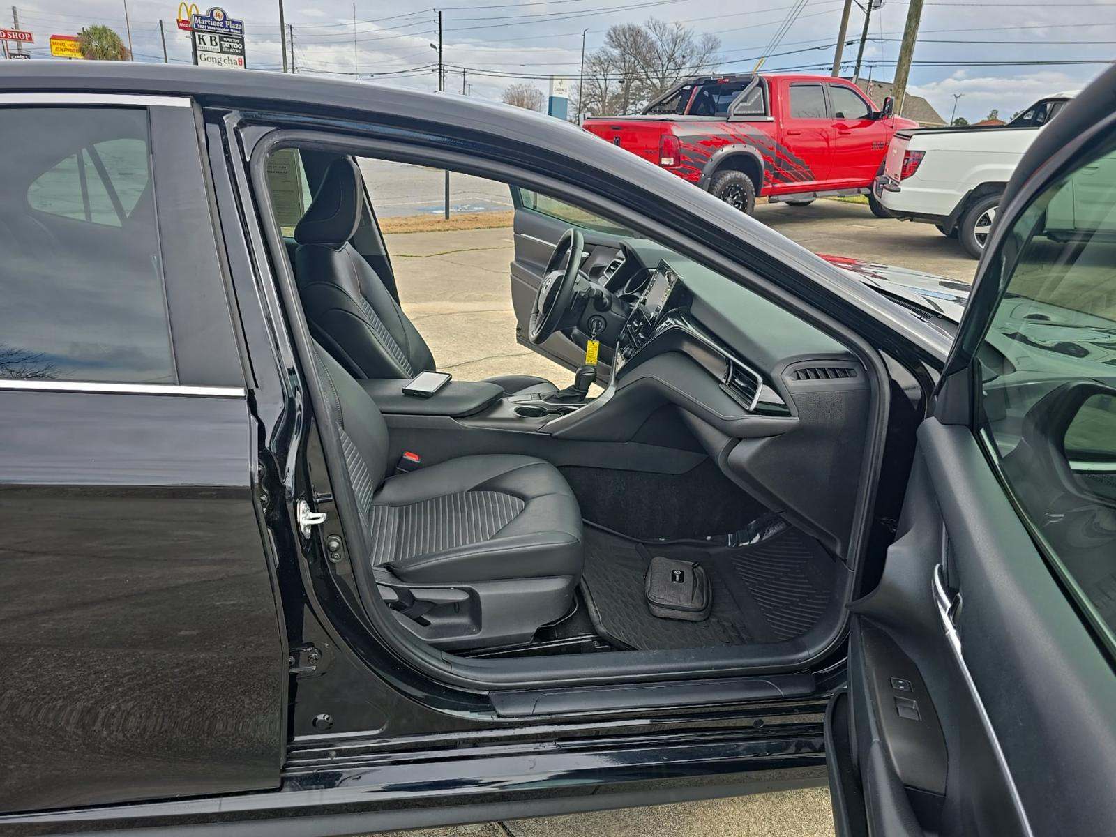 2023 Toyota Camry SE FWD