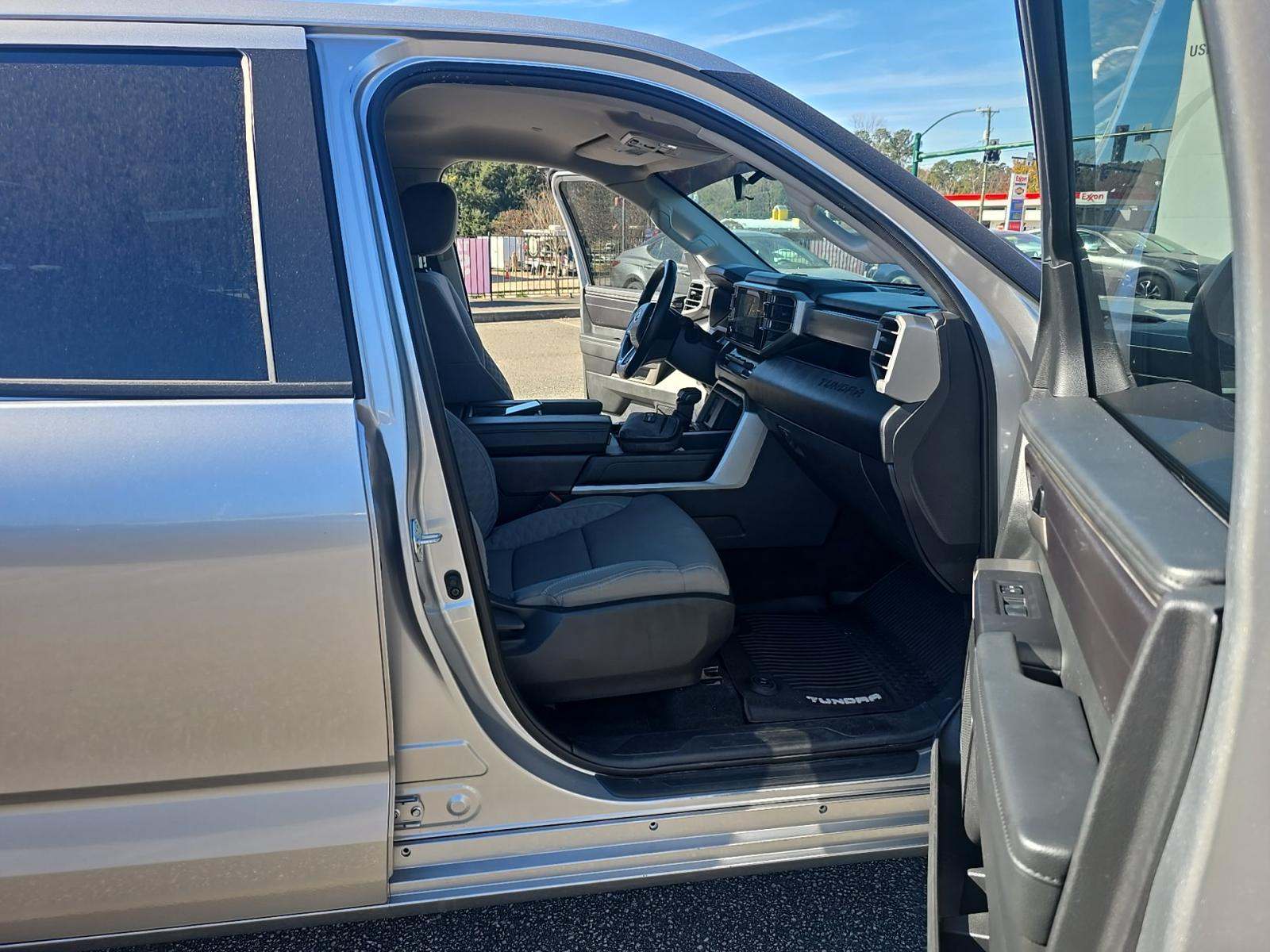 2024 Toyota Tundra SR5 AWD