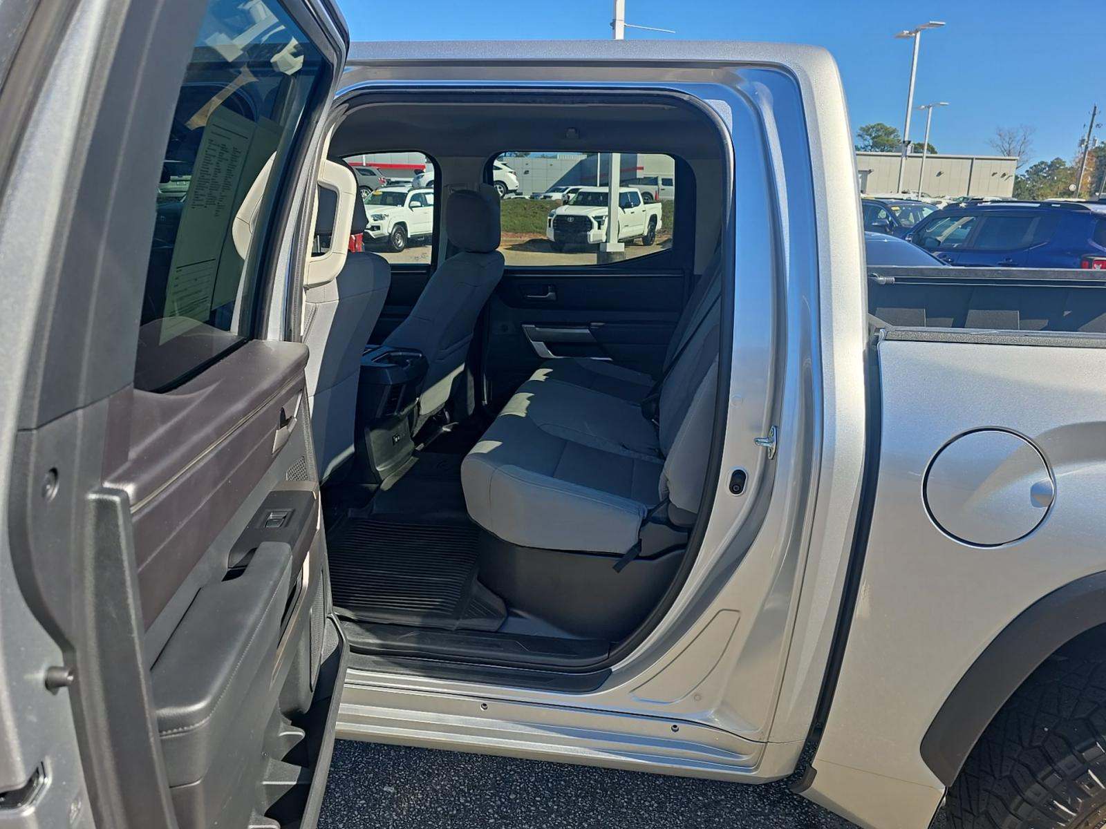 2024 Toyota Tundra SR5 AWD
