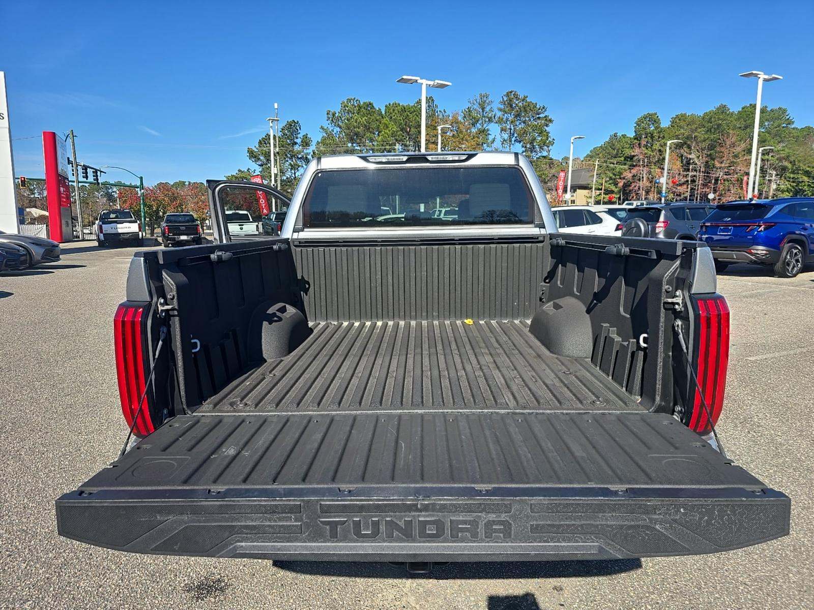 2024 Toyota Tundra SR5 AWD