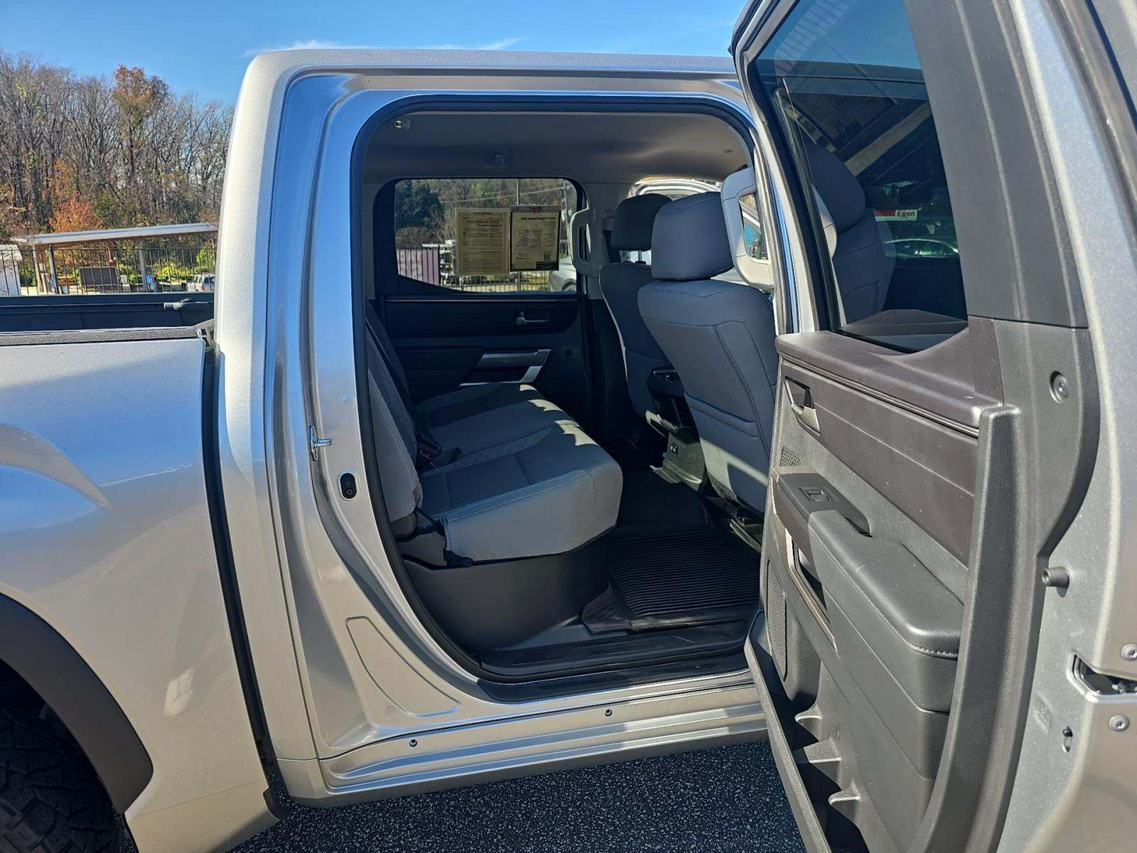 2024 Toyota Tundra SR5 AWD