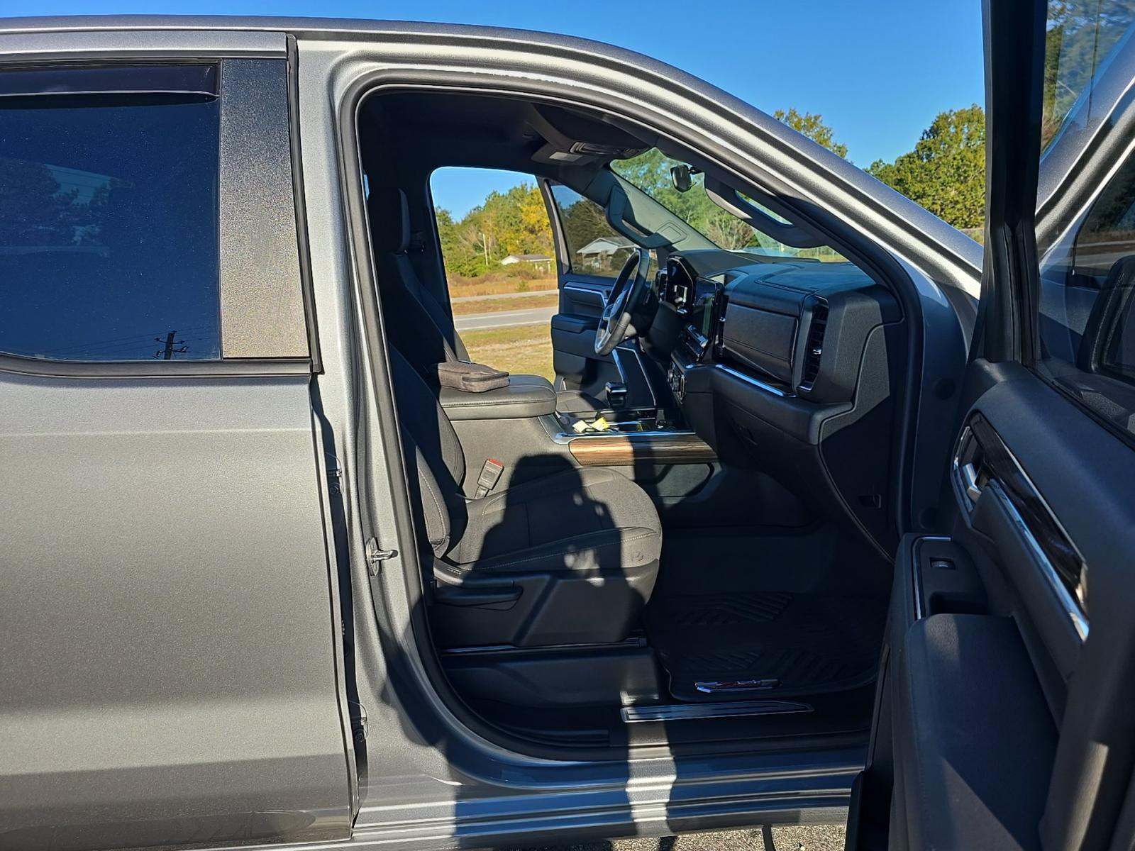 2023 Chevrolet Silverado 1500 LT AWD