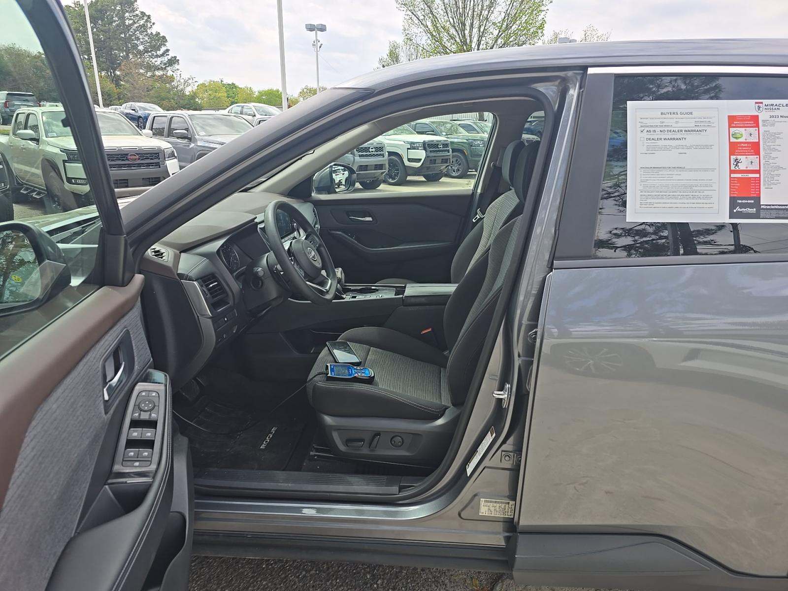 2023 Nissan Rogue SV FWD