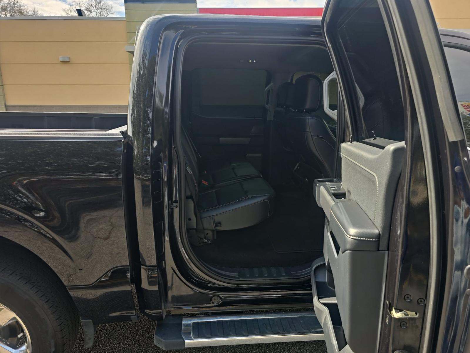 2023 Ford F-150 Lariat RWD