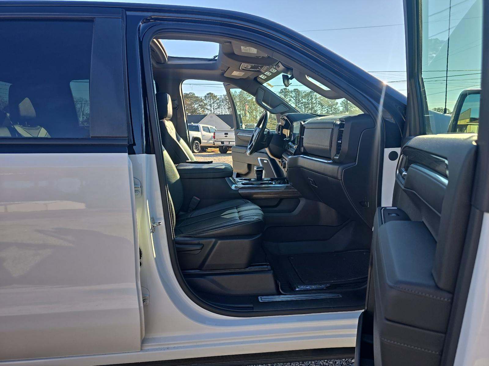 2023 Chevrolet Silverado 1500 RST AWD