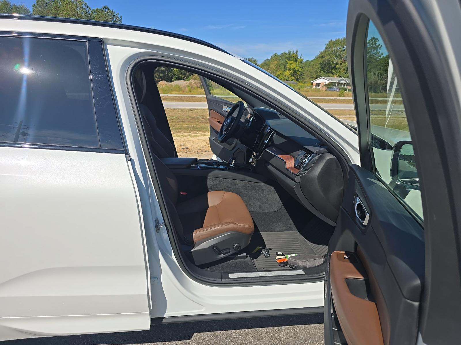 2023 Volvo XC60 Recharge T8 Plus AWD