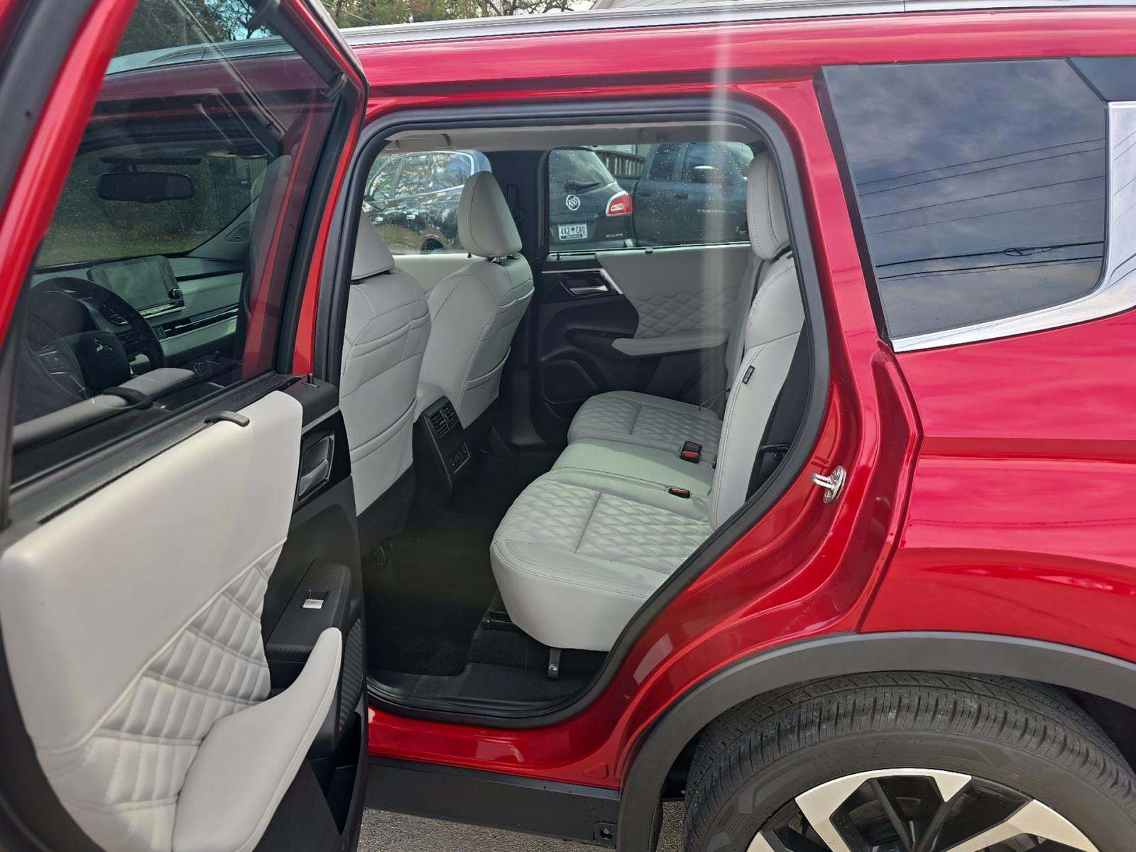 2023 Mitsubishi Outlander SEL FWD