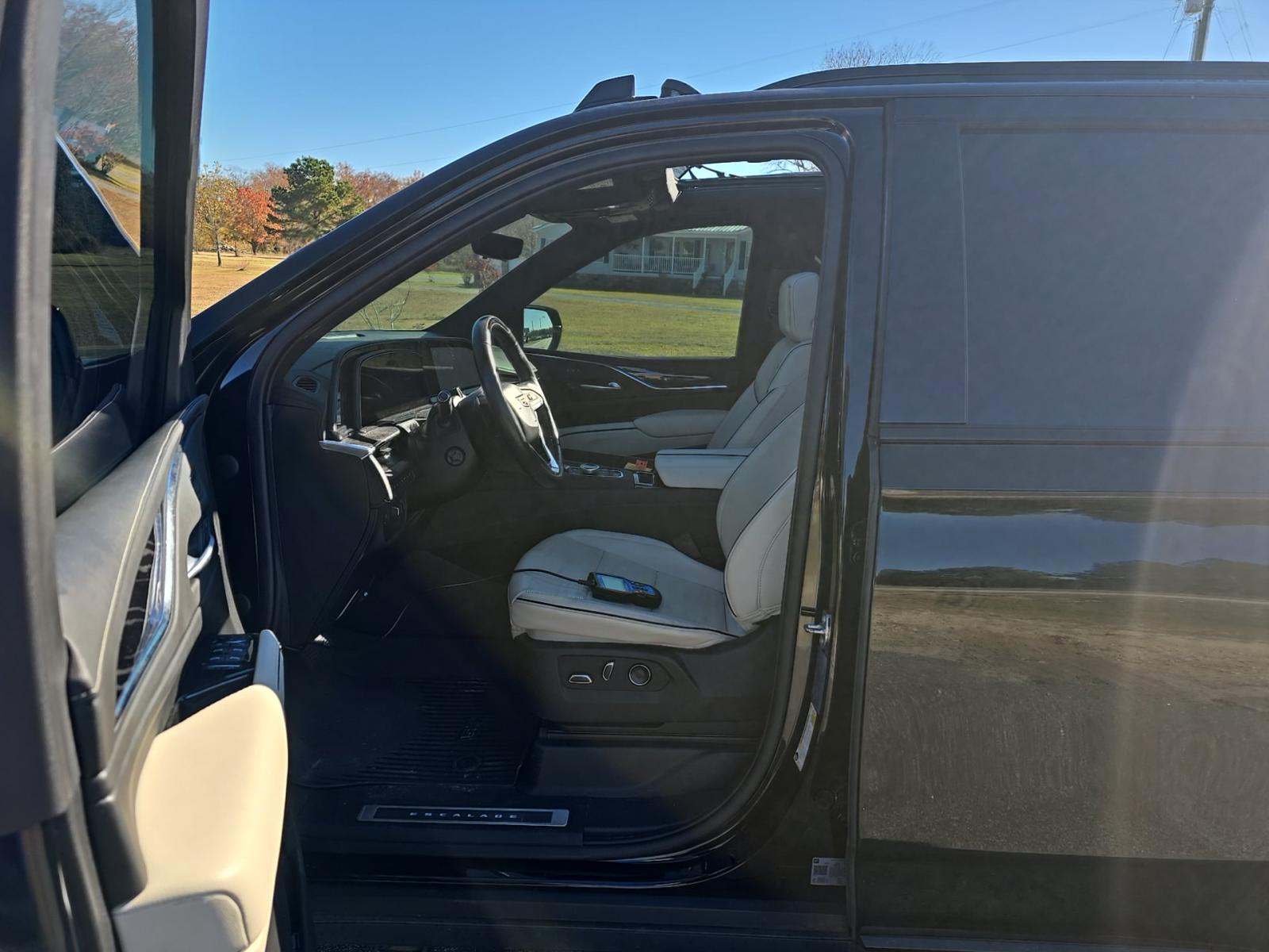 2023 Cadillac Escalade Sport AWD