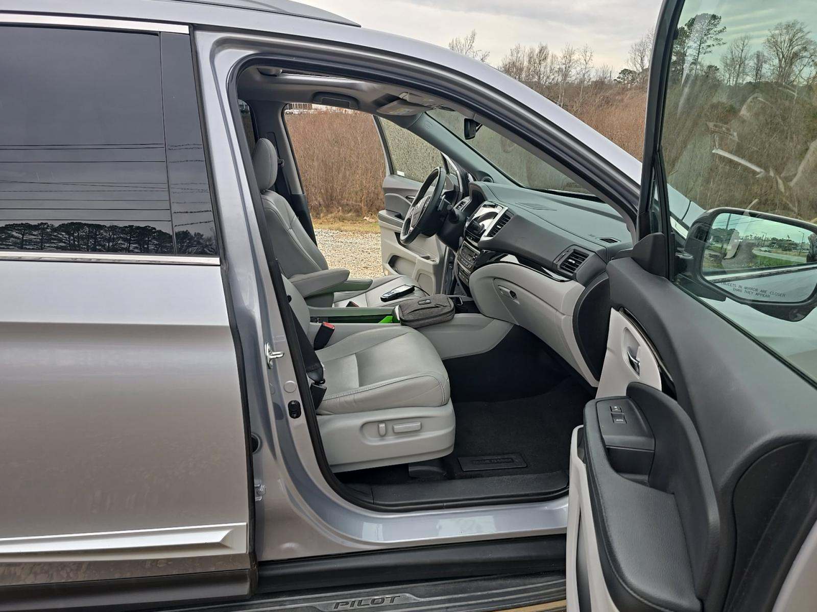 2018 Honda Pilot Touring FWD