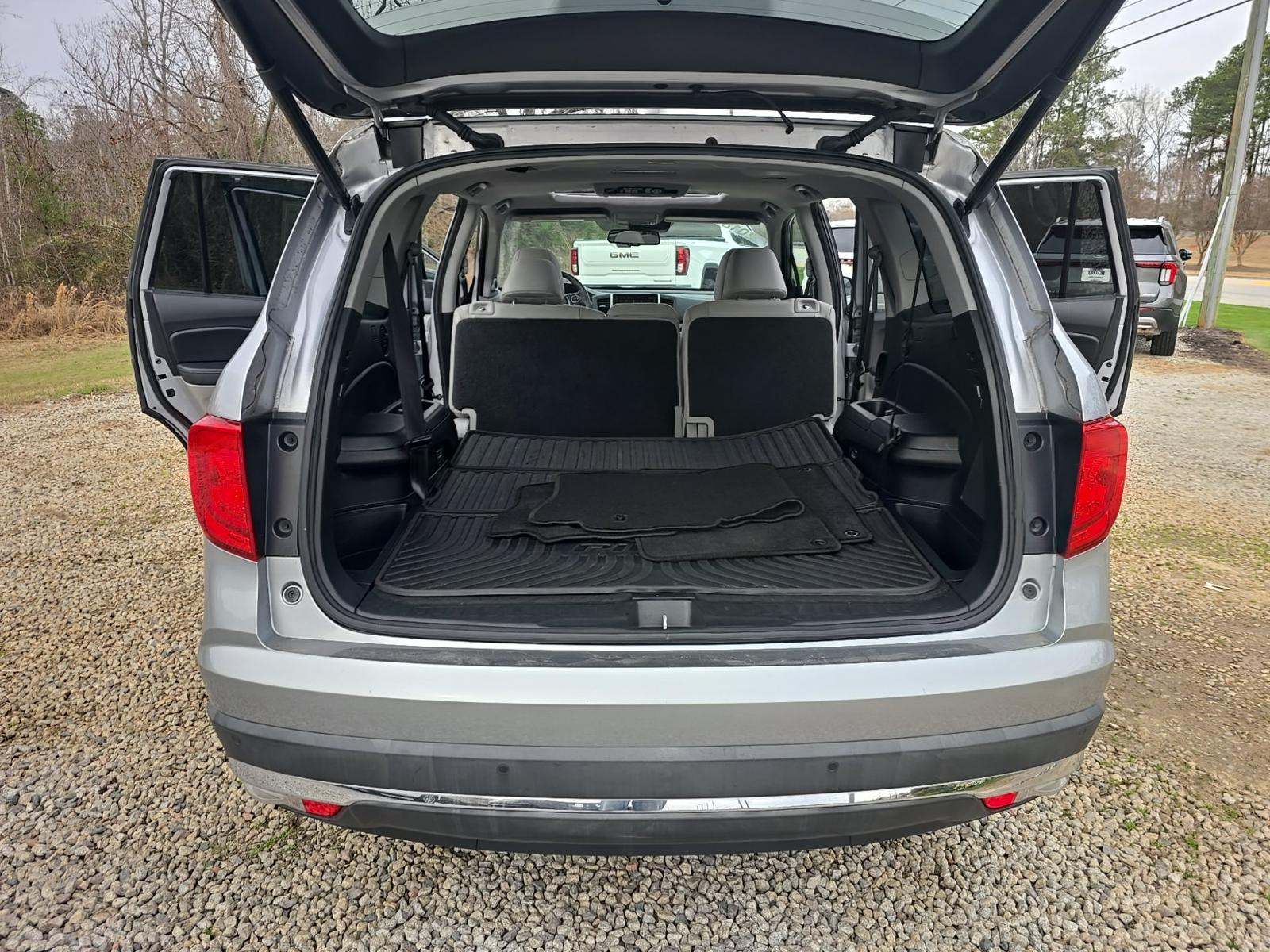 2018 Honda Pilot Touring FWD