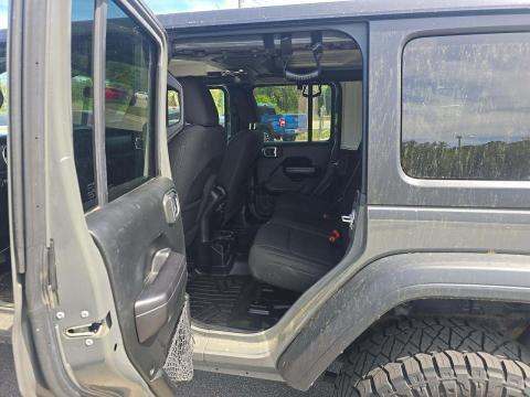 JEEP UNLIMITED SPORT S - 9