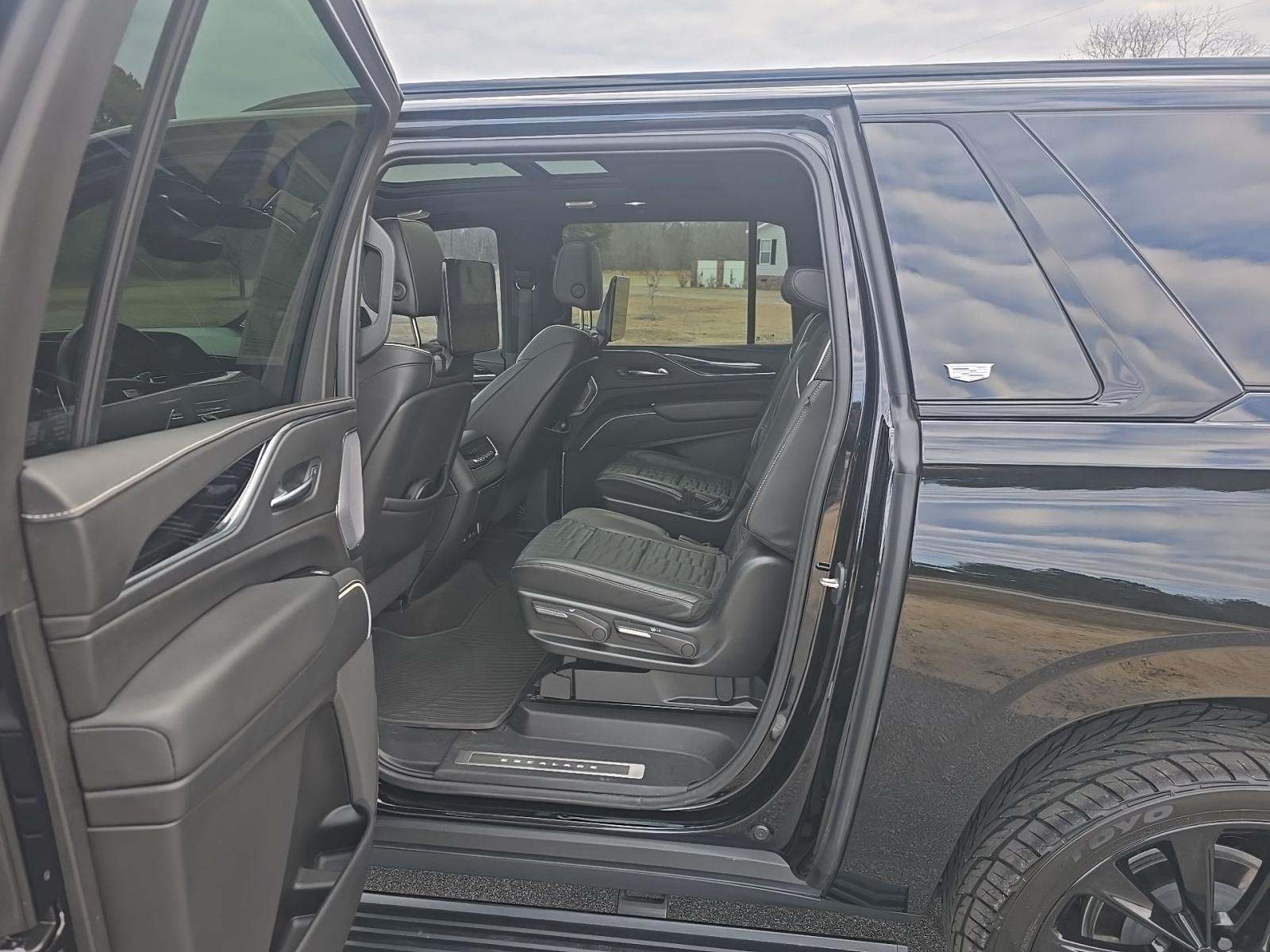 2023 Cadillac Escalade ESV V-Series AWD