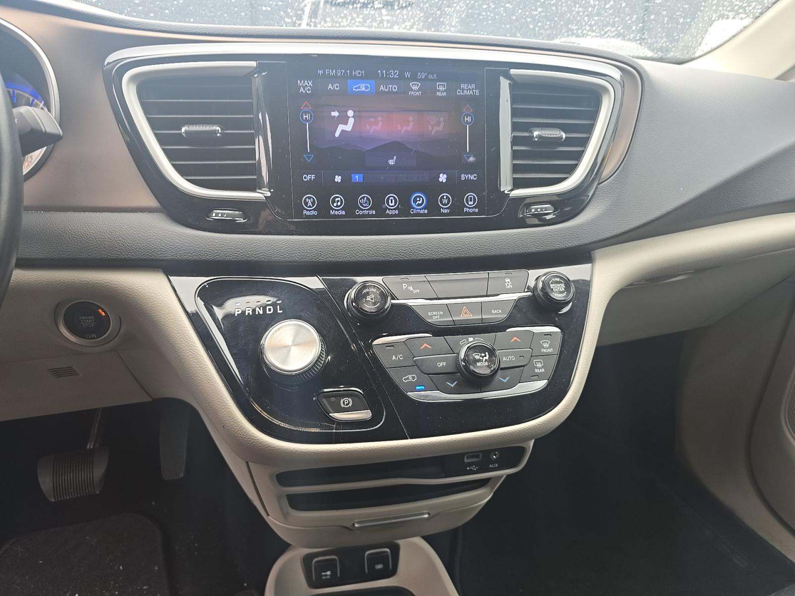 CHRYSLER PACIFICA - 10