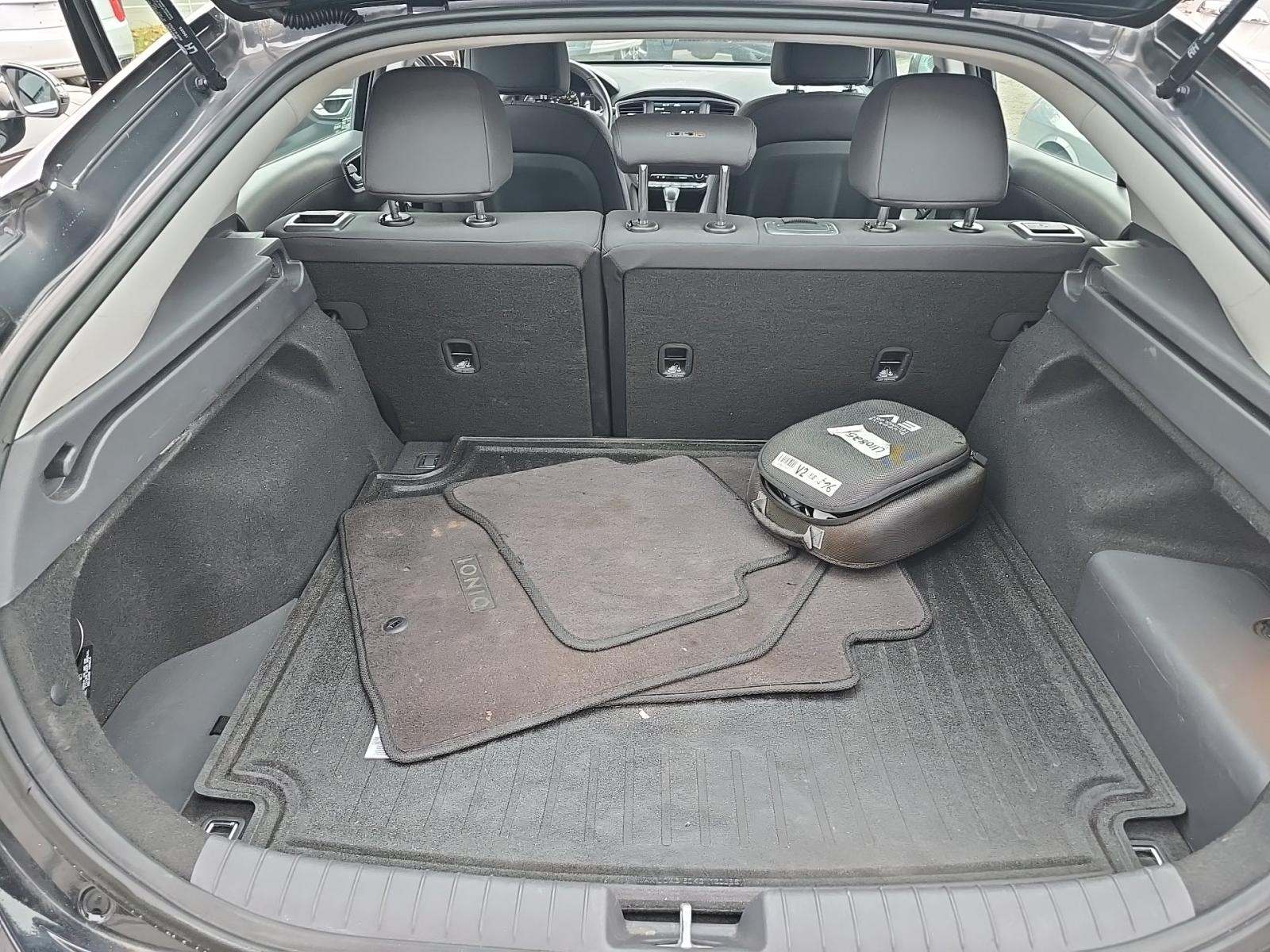 2019 Hyundai Ioniq Plug-In Hybrid FWD