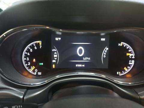 JEEP LAREDO ALTITUDE EDITION - 9