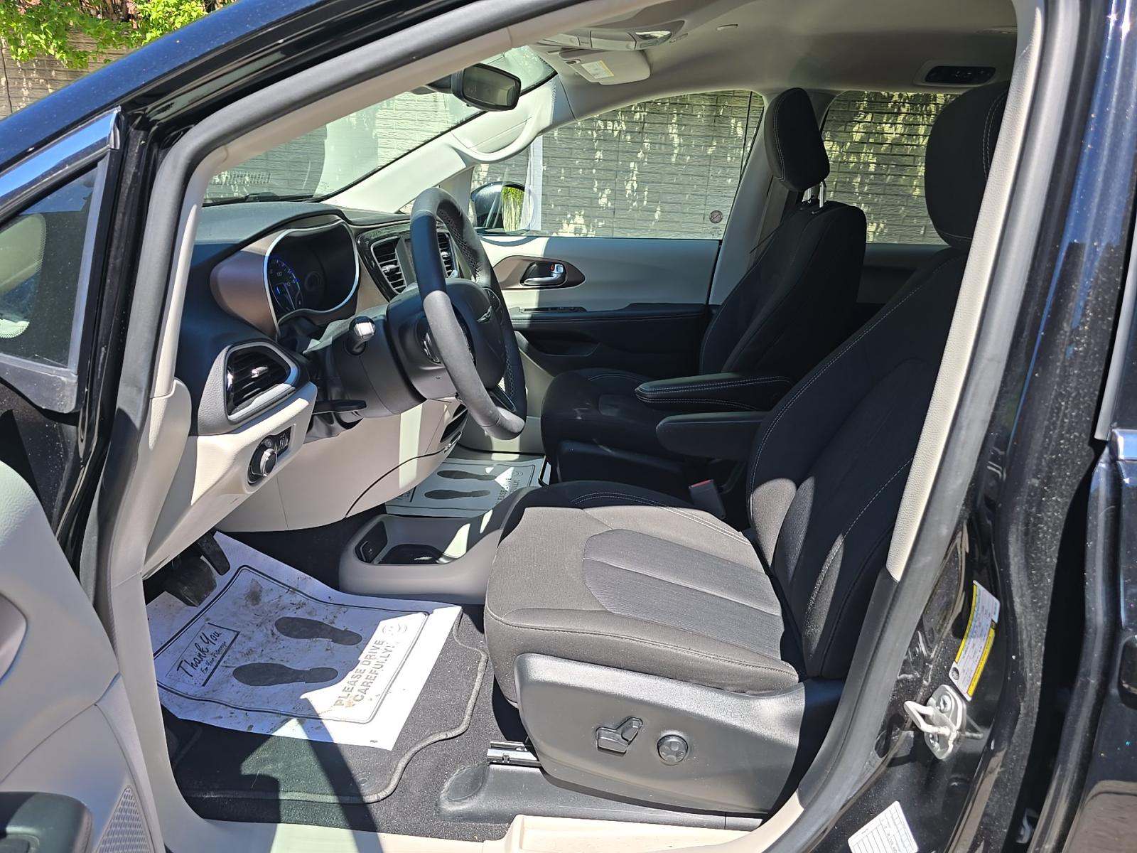 CHRYSLER VOYAGER - 6