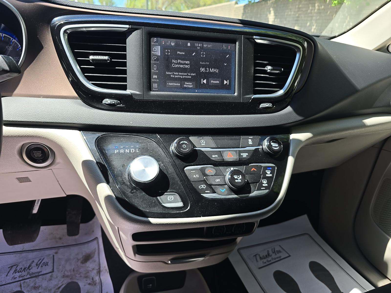 CHRYSLER VOYAGER - 10