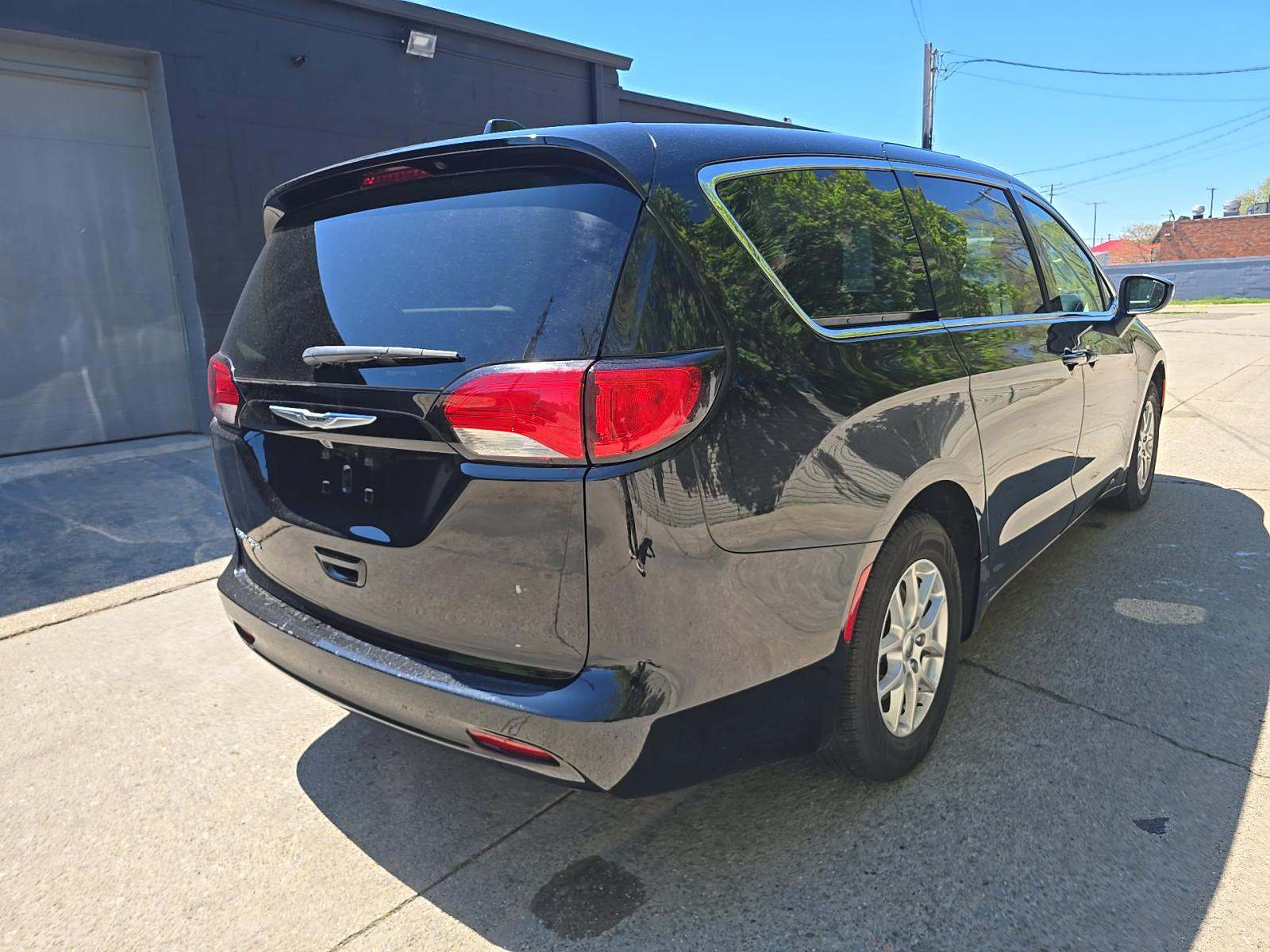 CHRYSLER VOYAGER - 3