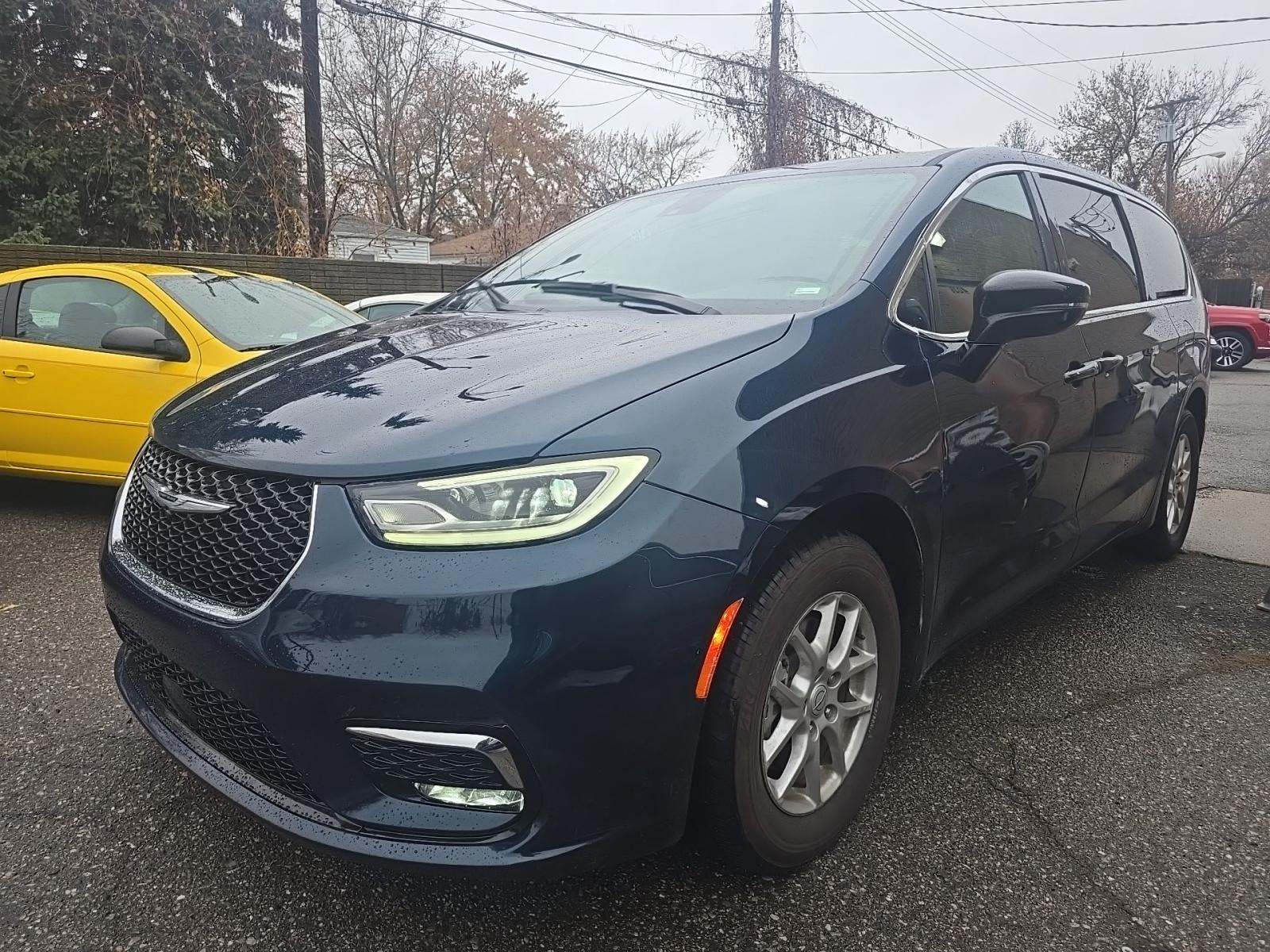 2025 Chrysler Pacifica Select FWD