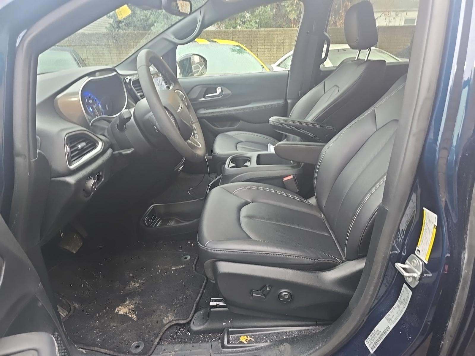 2025 Chrysler Pacifica Select FWD