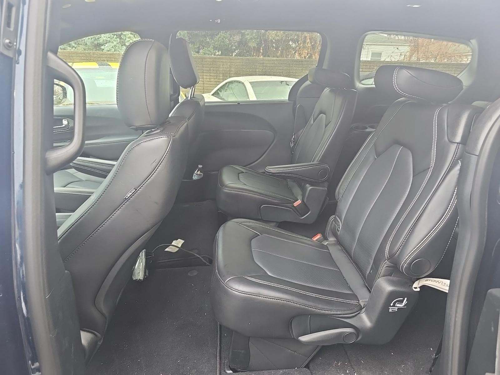 2025 Chrysler Pacifica Select FWD