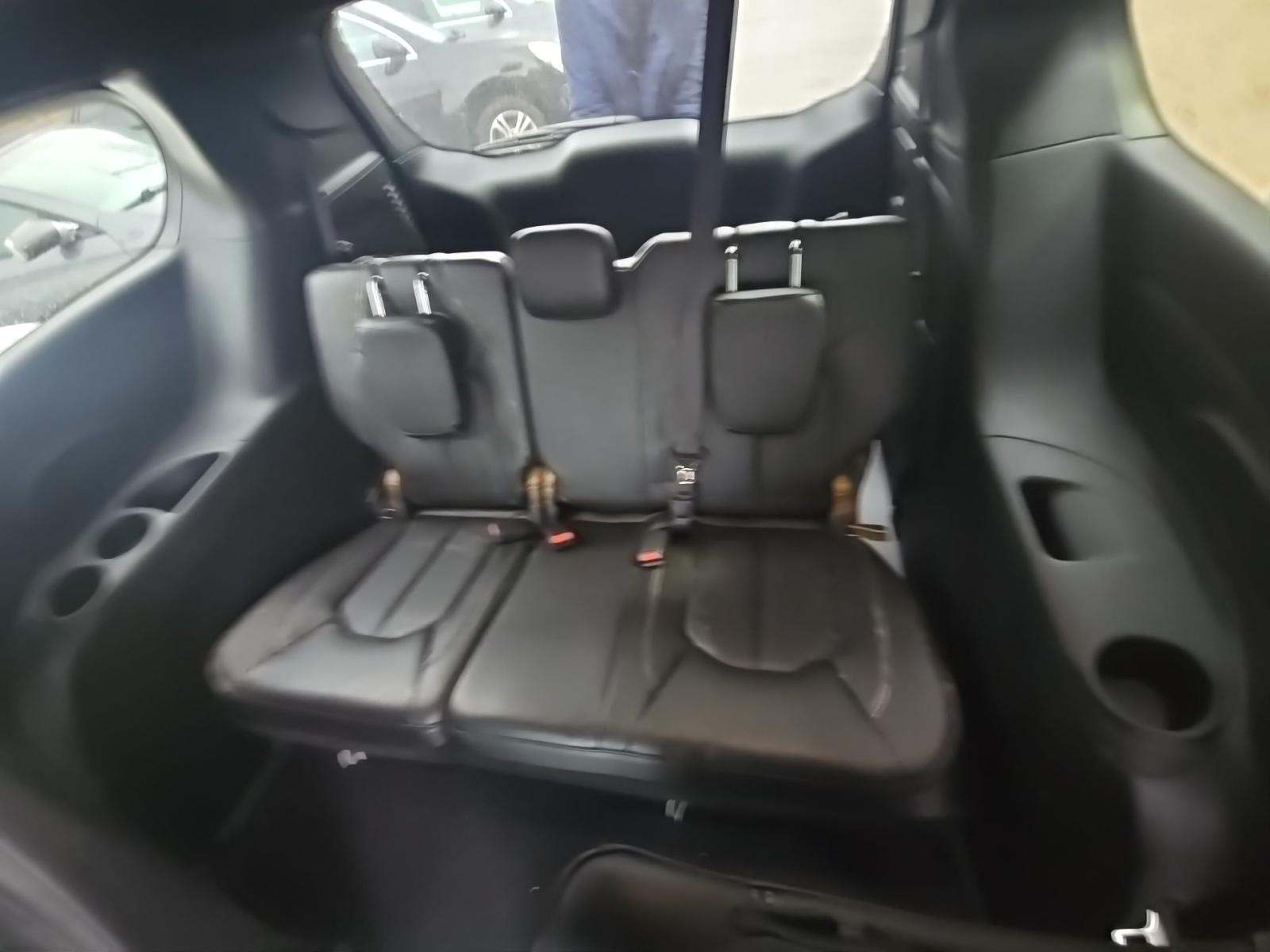 2025 Chrysler Pacifica Select FWD