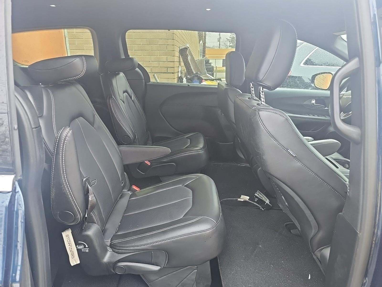 2025 Chrysler Pacifica Select FWD