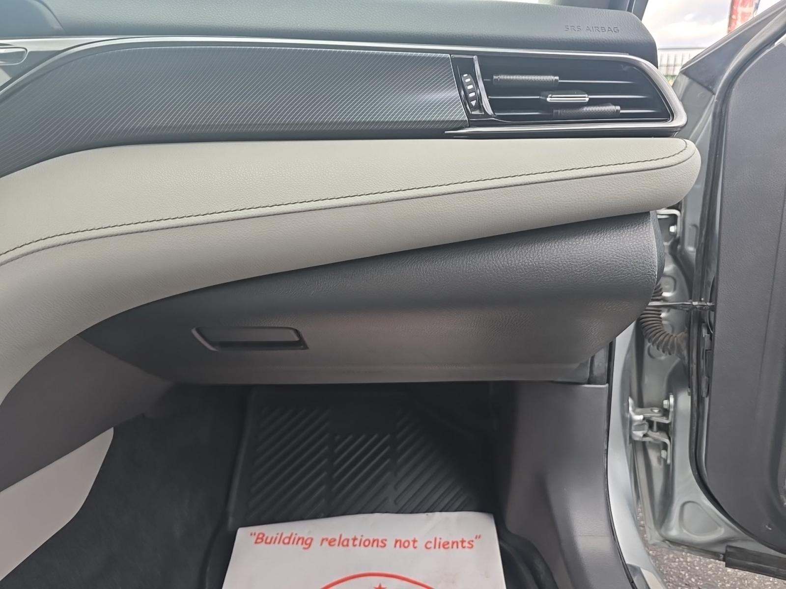 2023 Toyota Camry SE AWD