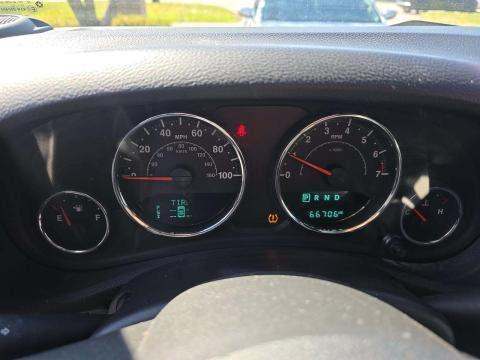 JEEP UNLIMITED SPORT FREEDOM EDITION - 9