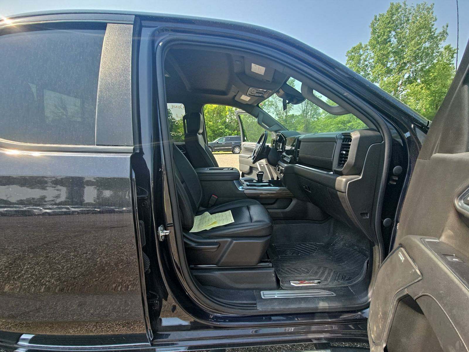 2022 Chevrolet Silverado 1500 RST AWD