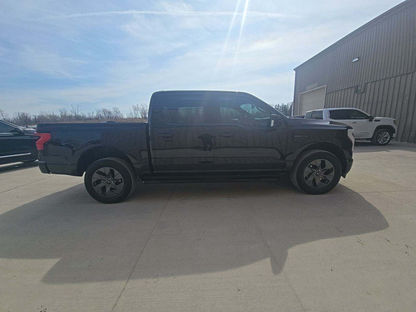2023 Ford F-150 Lightning LARIAT AWD
