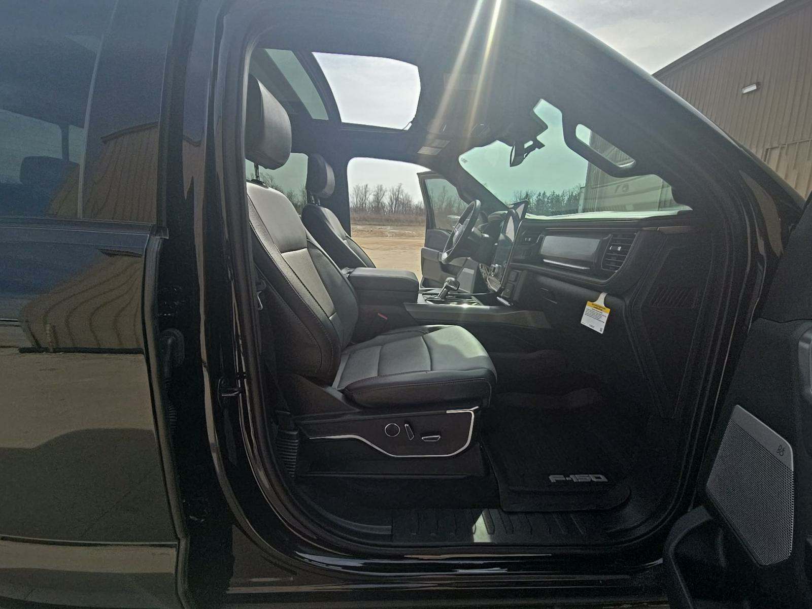 2023 Ford F-150 Lightning LARIAT AWD