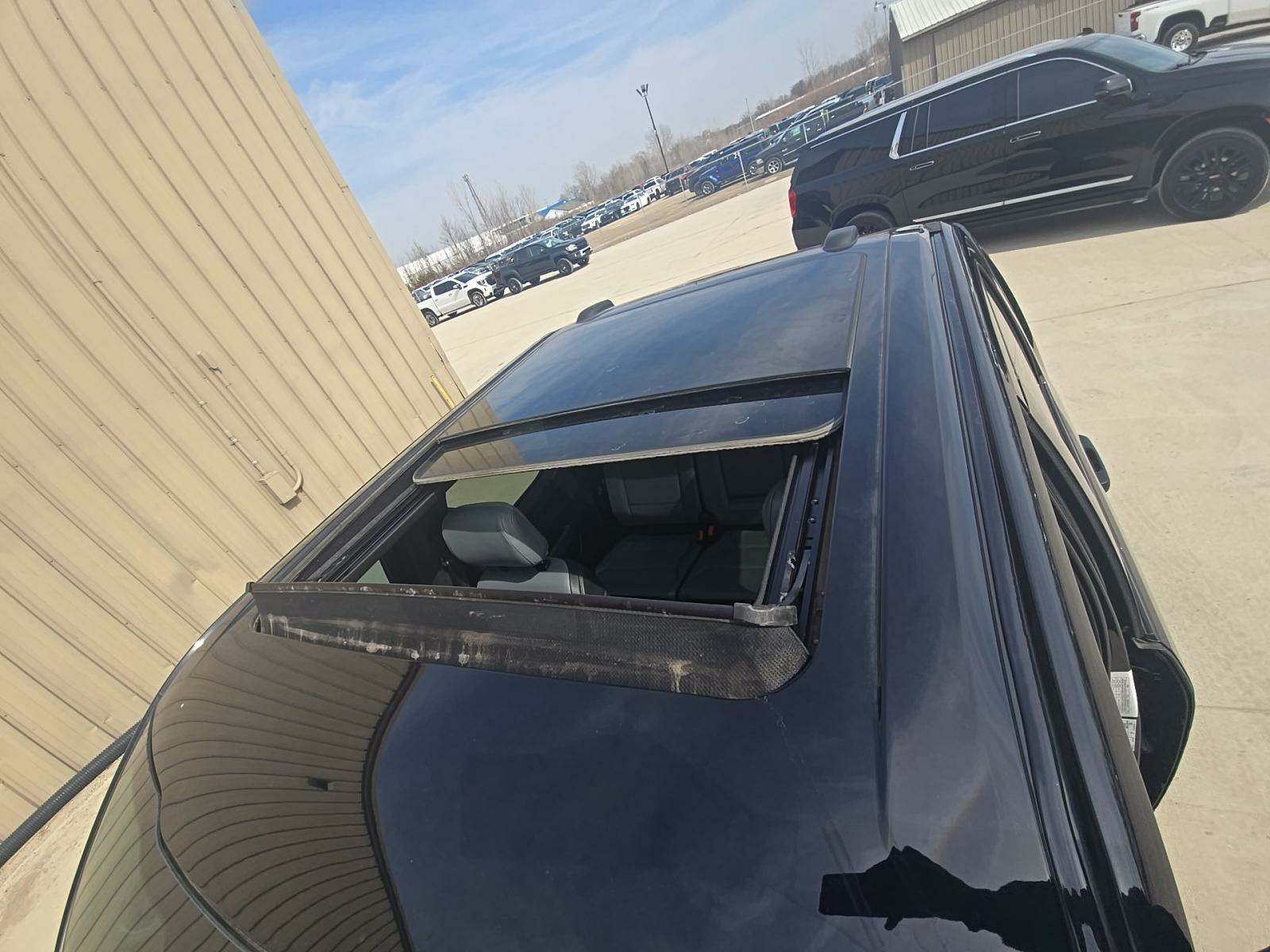 2023 Ford F-150 Lightning LARIAT AWD