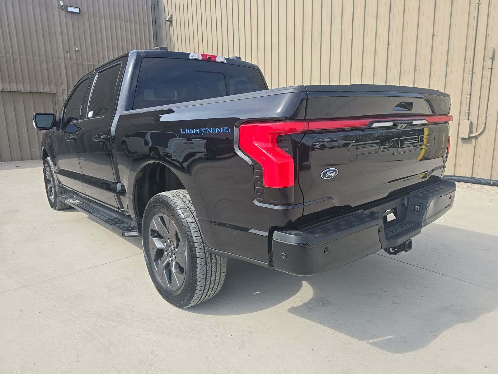 2023 Ford F-150 Lightning LARIAT AWD