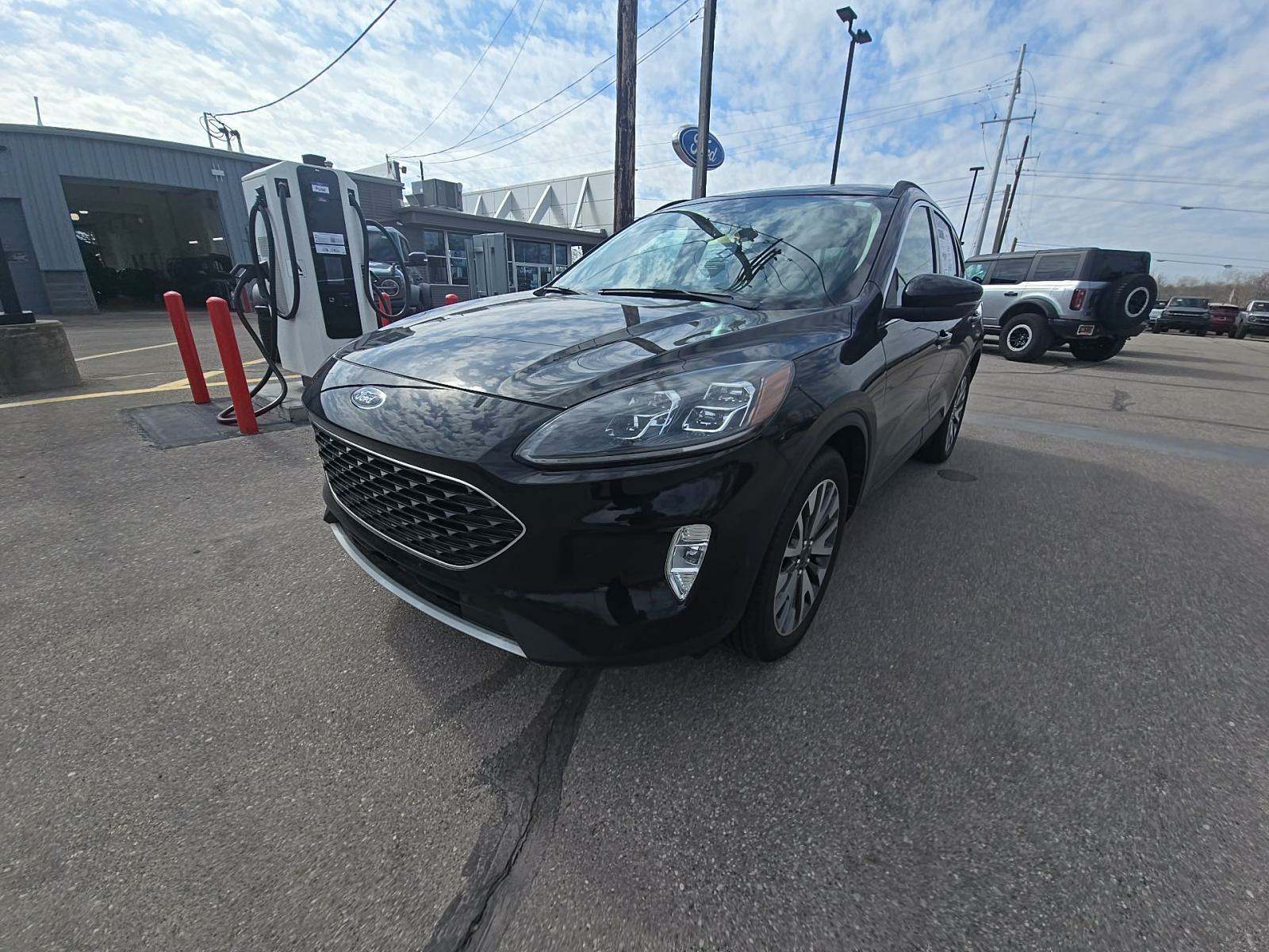 2020 Ford Escape Titanium Hybrid AWD
