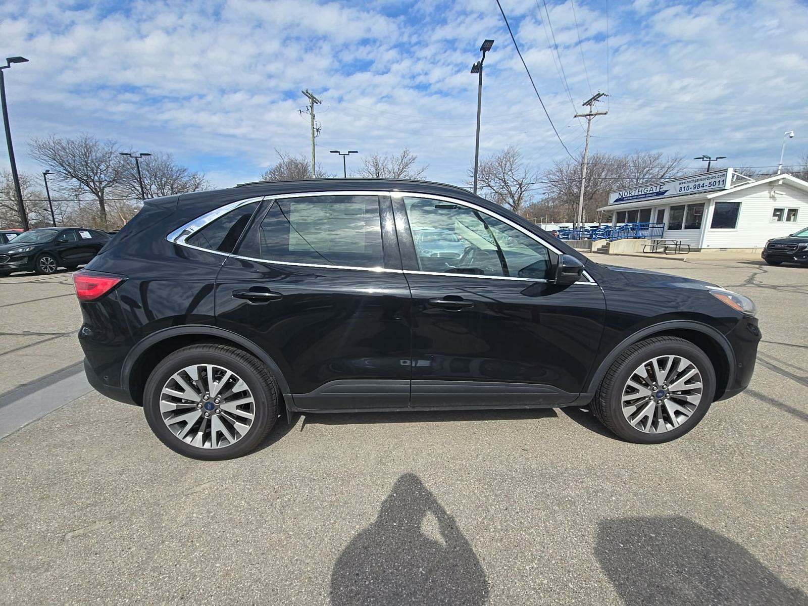 2020 Ford Escape Titanium Hybrid AWD