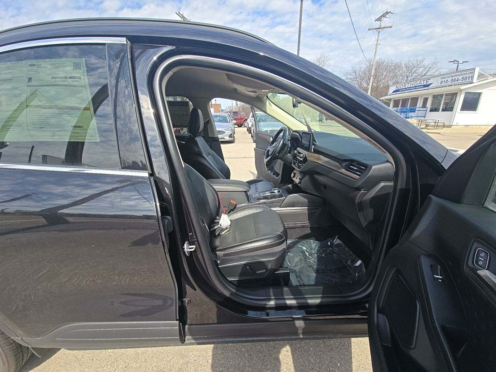 2020 Ford Escape Titanium Hybrid AWD