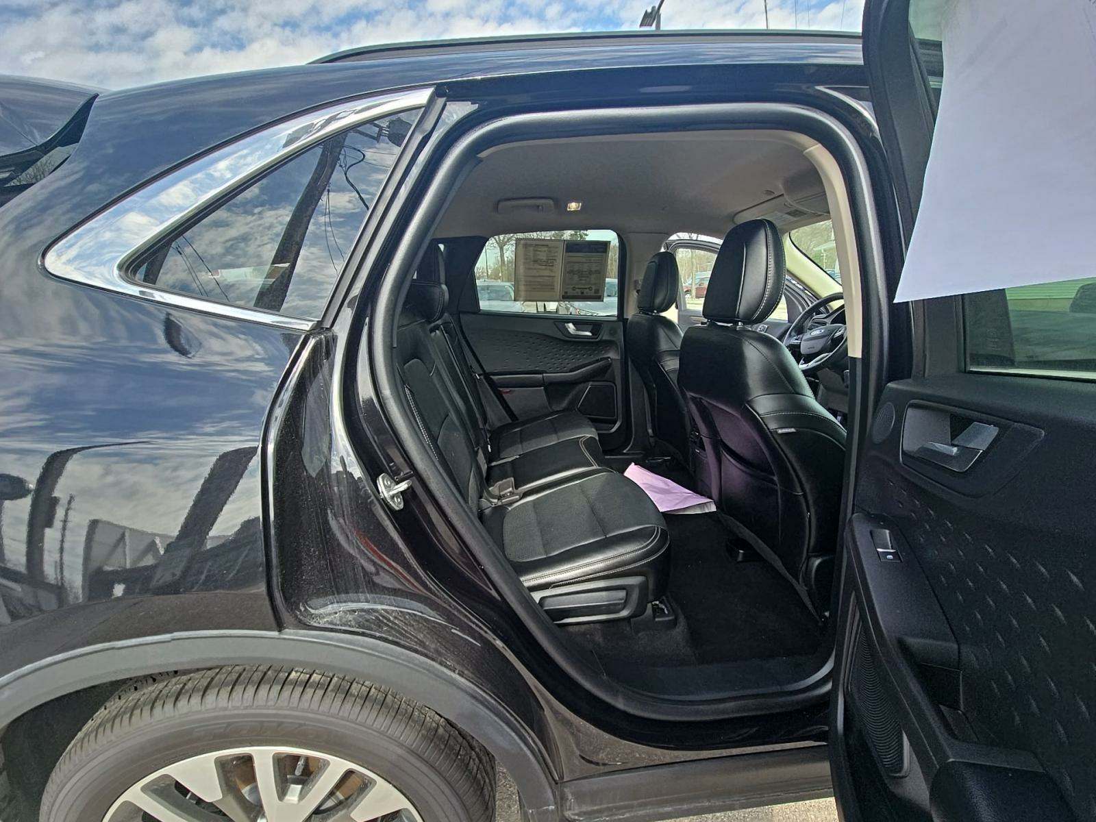 2020 Ford Escape Titanium Hybrid AWD