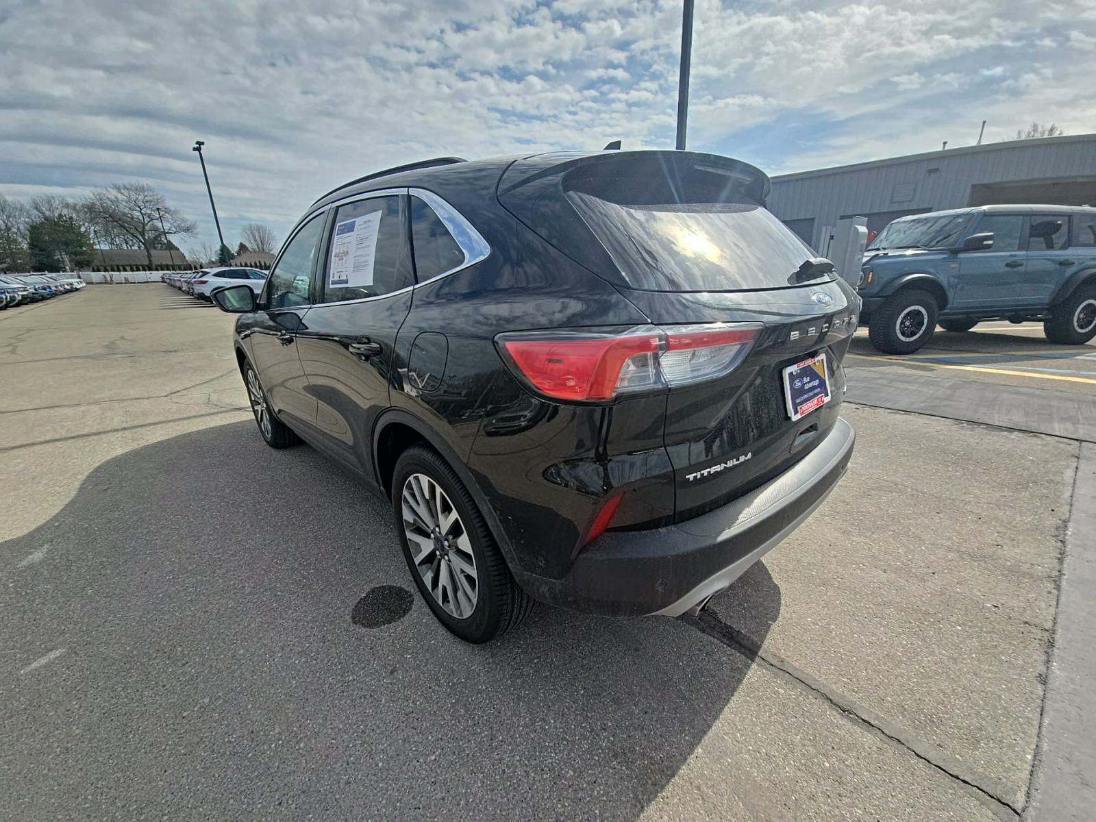 2020 Ford Escape Titanium Hybrid AWD
