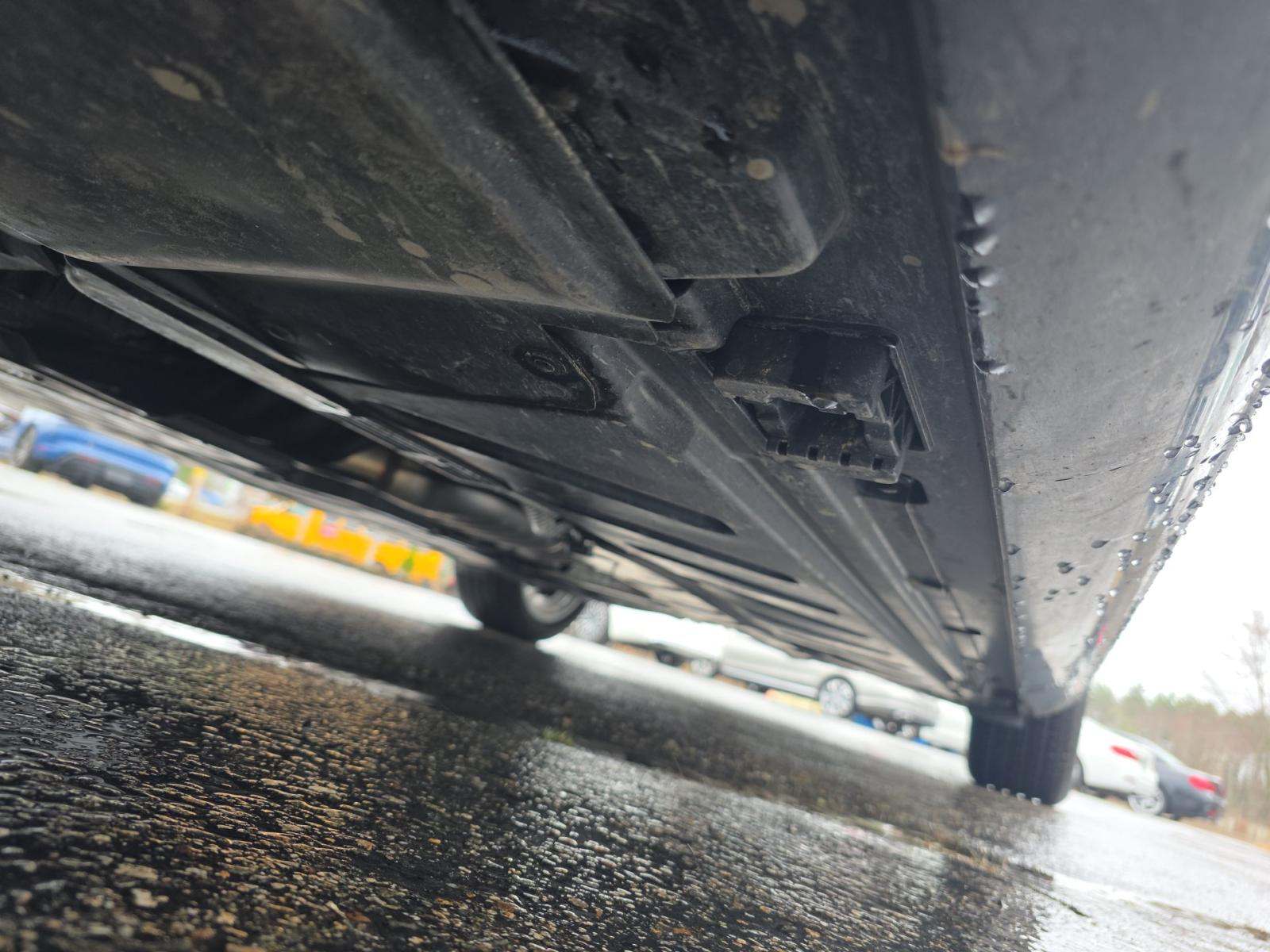 MERCEDES-BENZ E-CLASS - 3