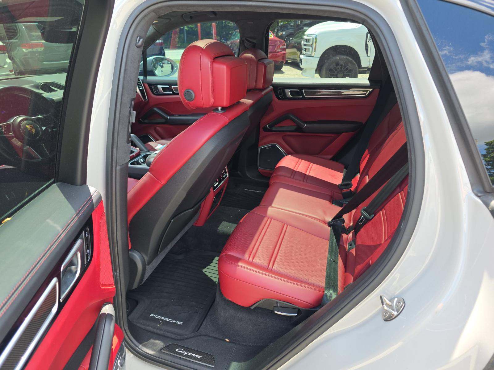 PORSCHE CAYENNE - 9