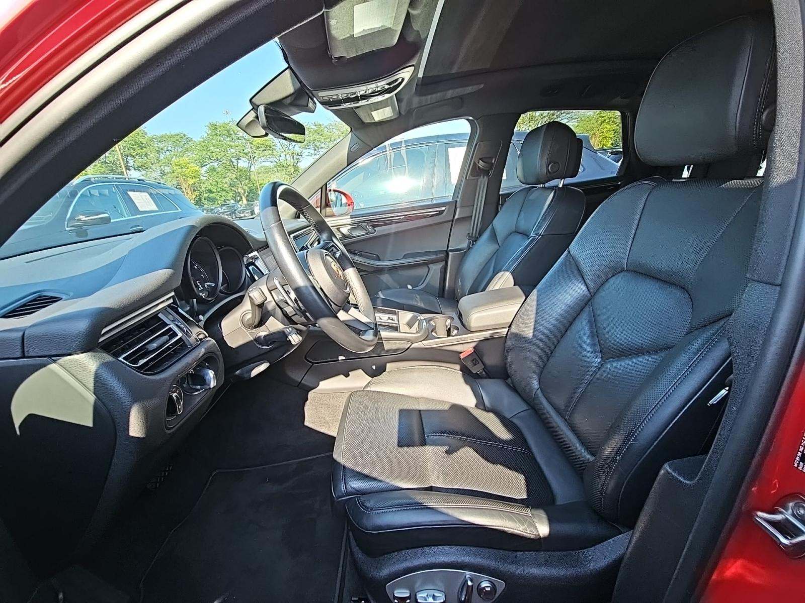 2023 Porsche Macan Base AWD