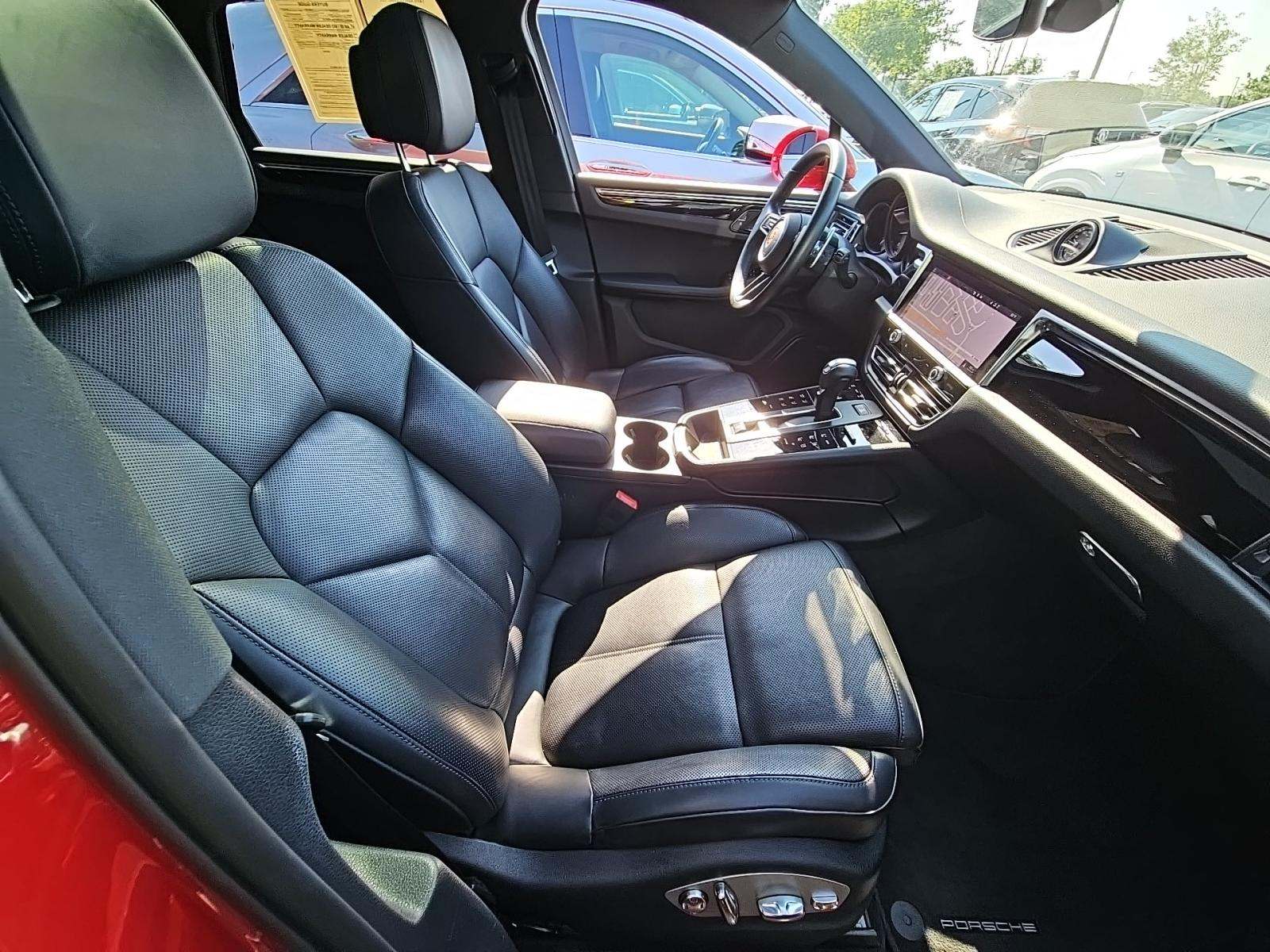 2023 Porsche Macan Base AWD