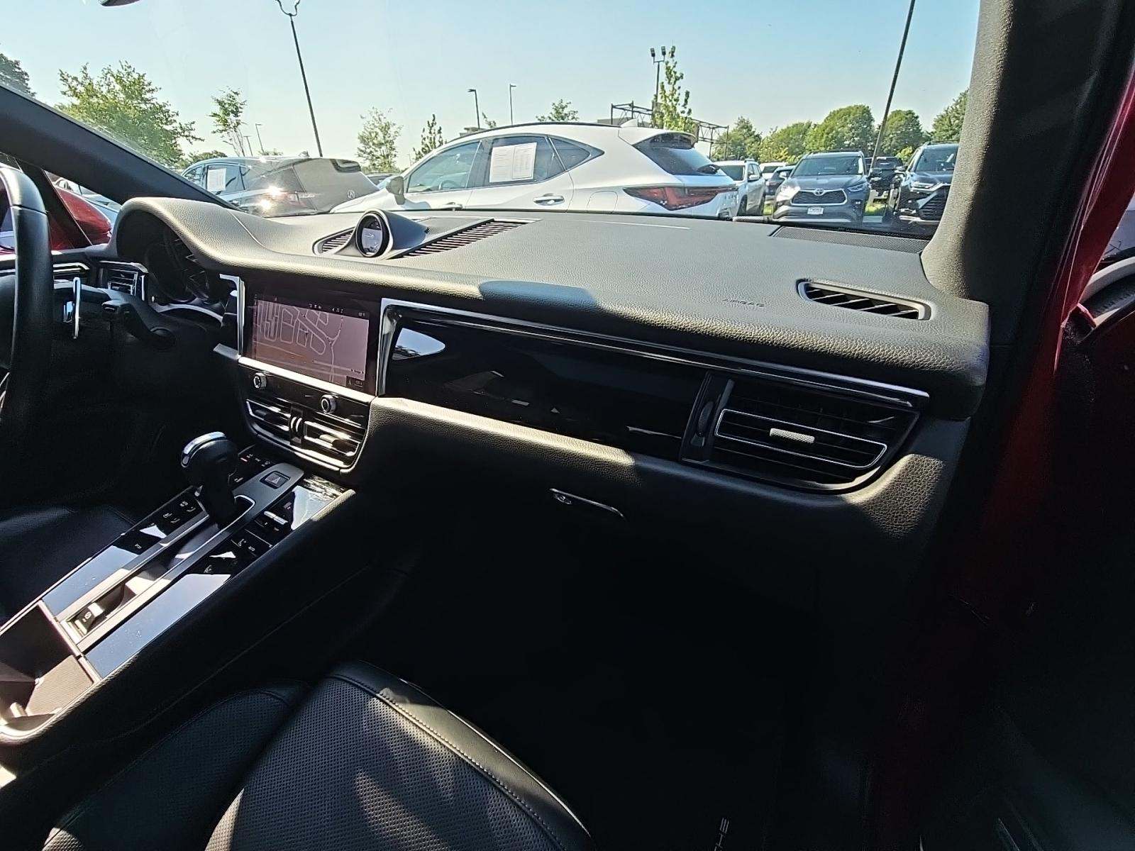 2023 Porsche Macan Base AWD