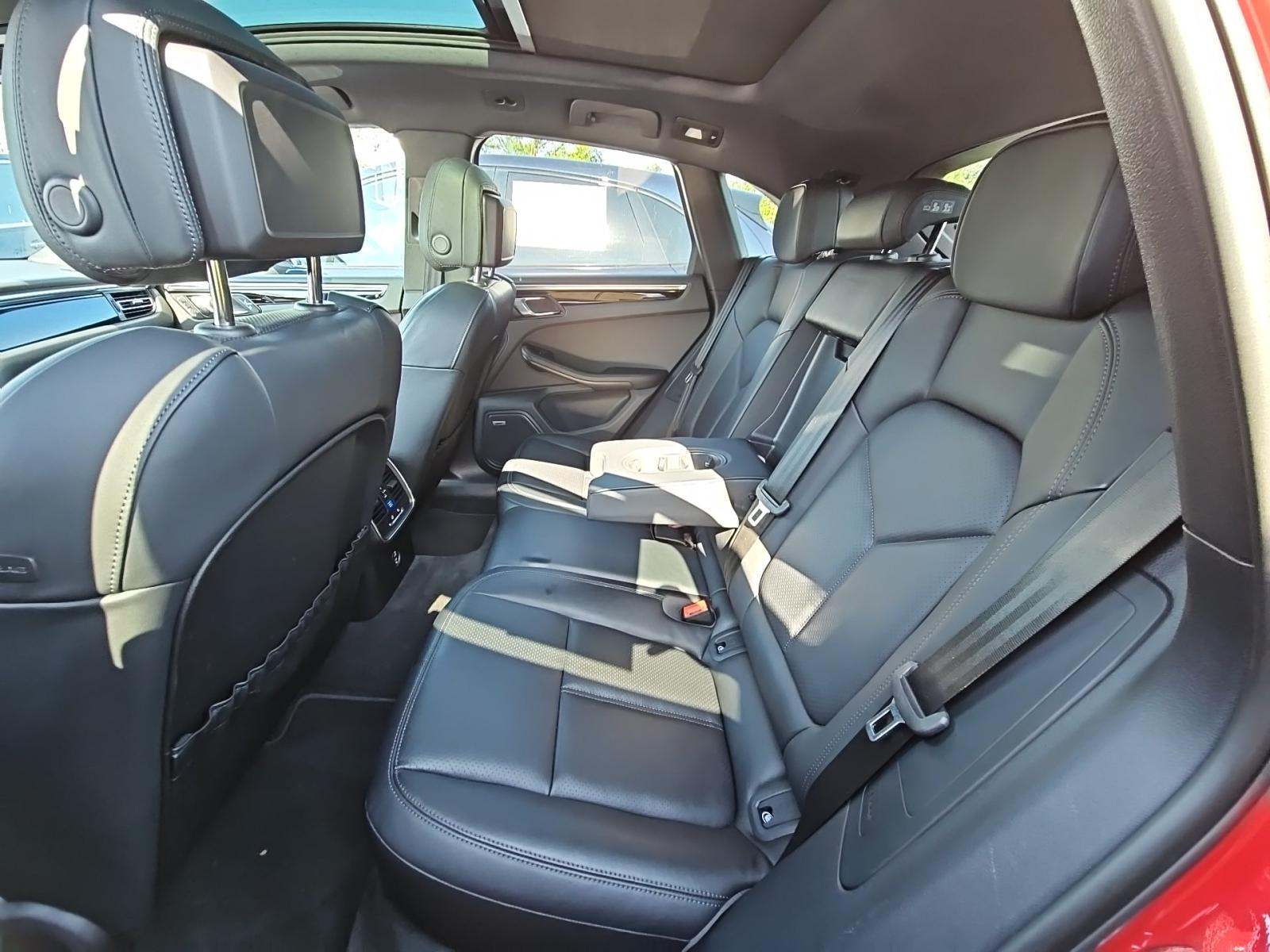 2023 Porsche Macan Base AWD