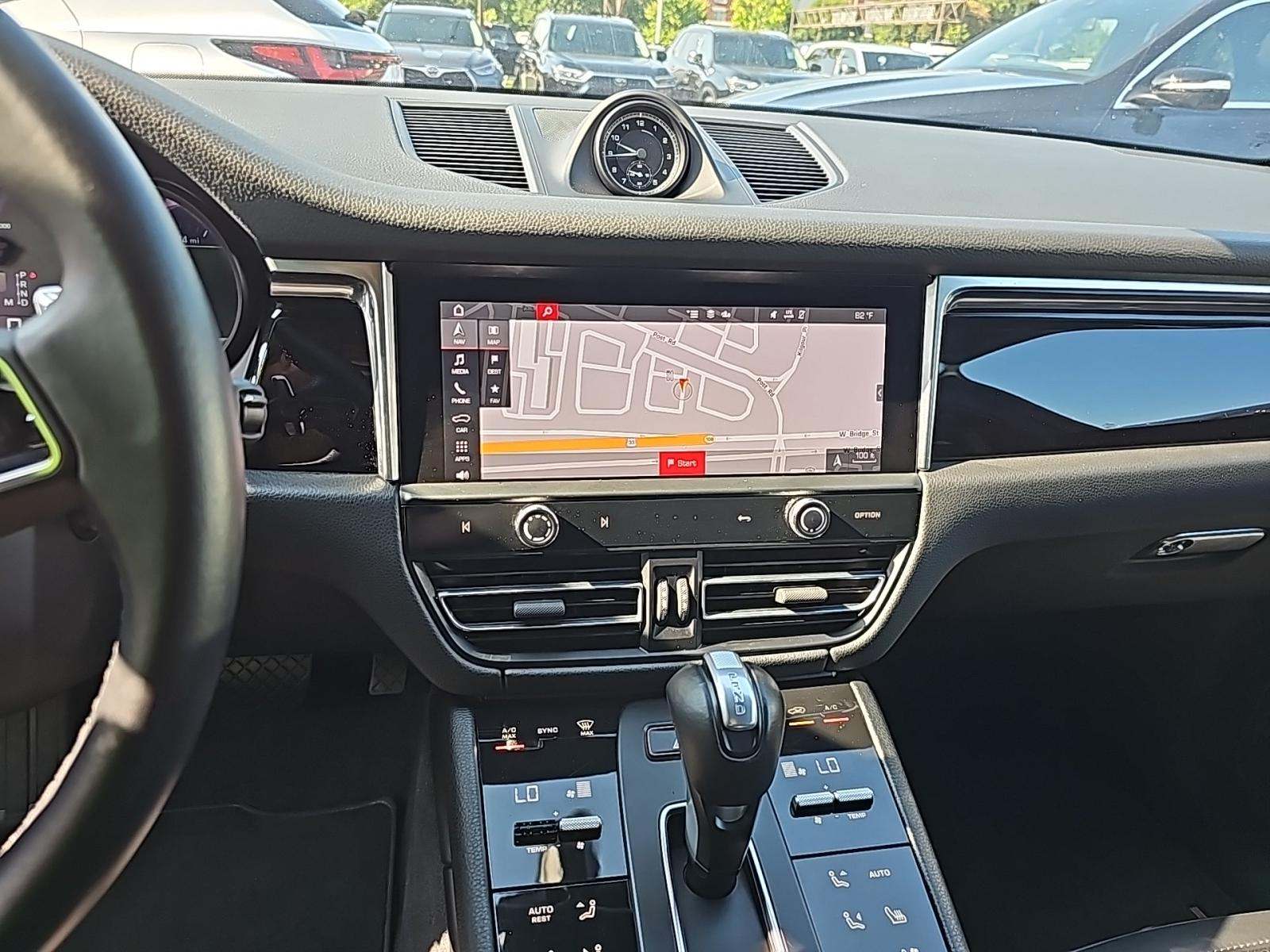 2023 Porsche Macan Base AWD