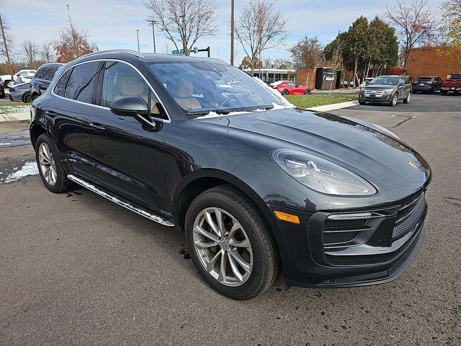 2022 Porsche Macan Base AWD